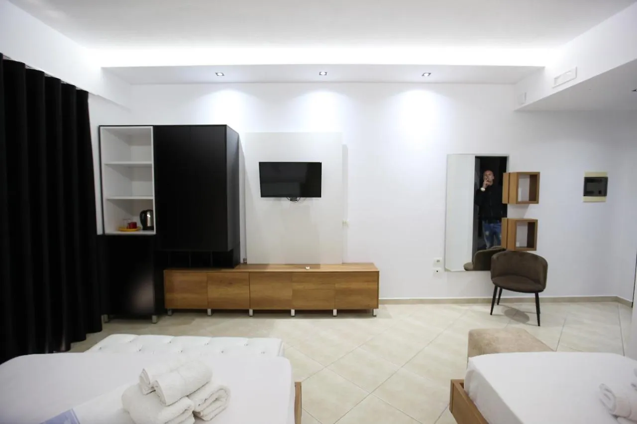 Ksamil Central Park Hotel 4*,