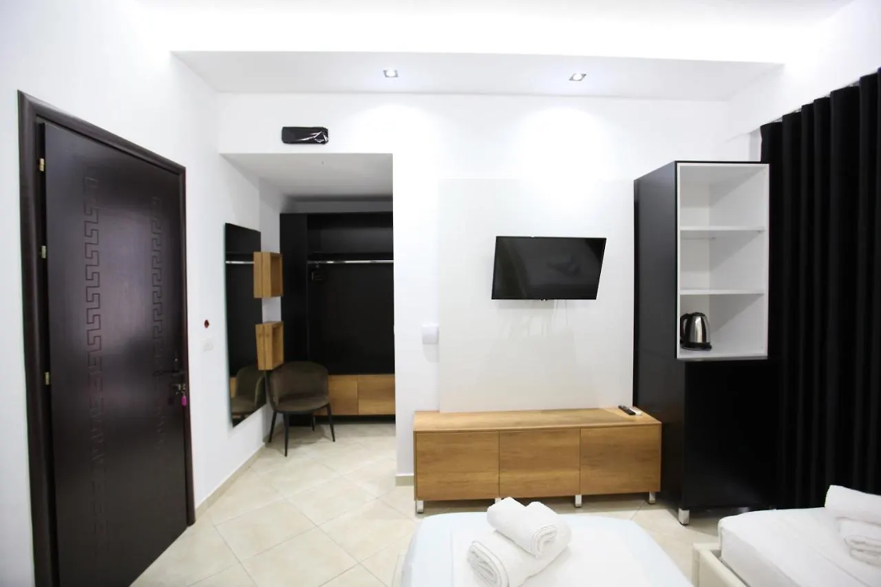 Ksamil Central Park Hotel