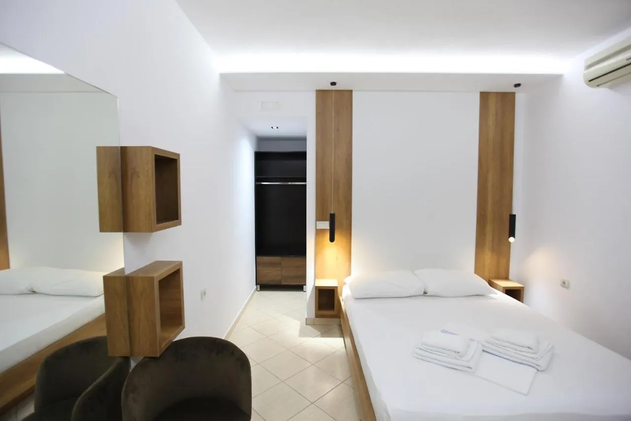 Ksamil Central Park Hotel 4*,