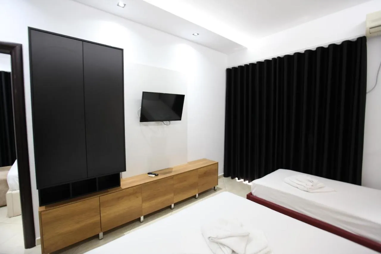 Ksamil Central Park Hotel 4*,