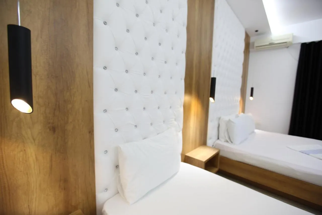 Ksamil Central Park Hotel