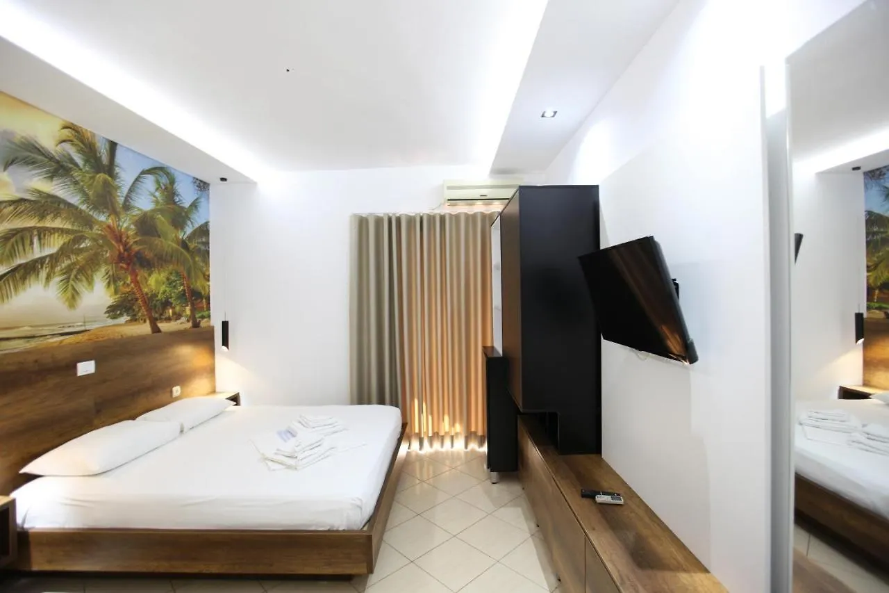 Ksamil Central Park Hotel 4*,