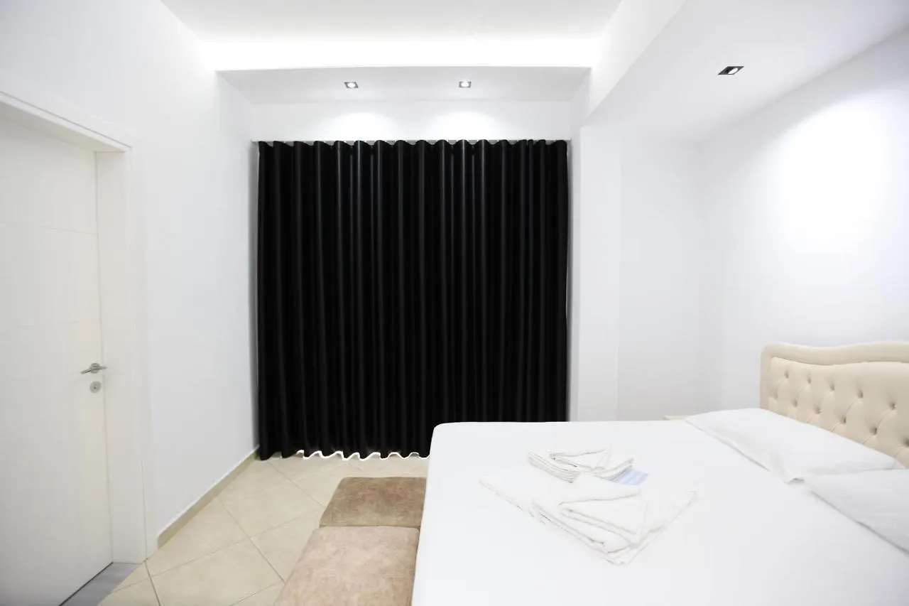 Ksamil Central Park Hotel 4*,