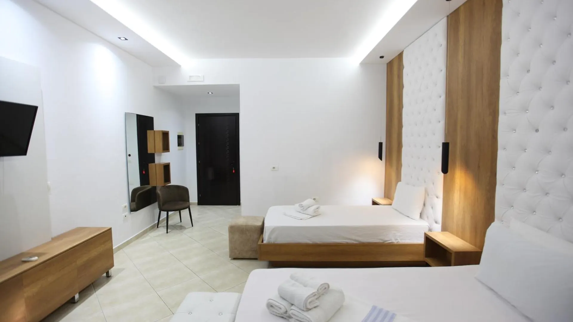 Ksamil Central Park Hotel