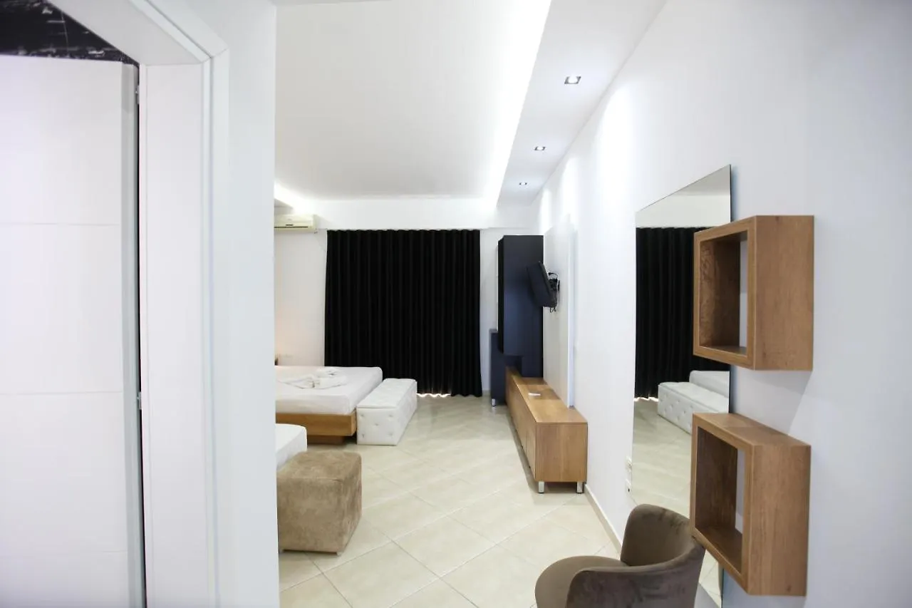 Ksamil Central Park Hotel 4*,