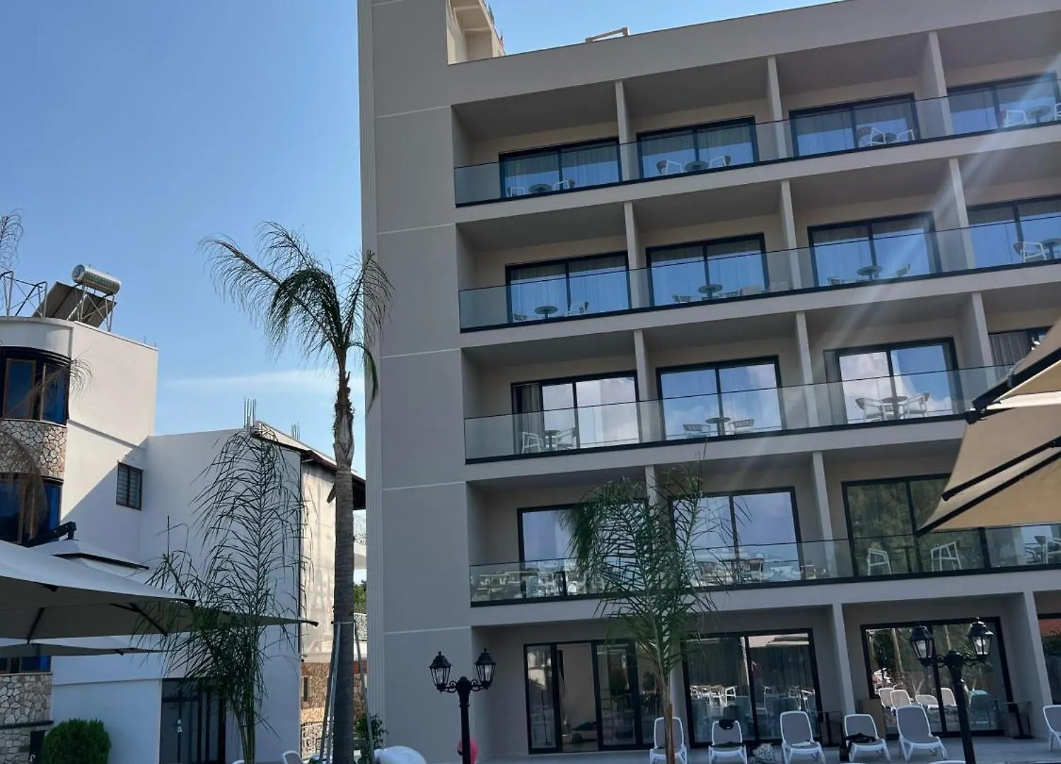 Ksamil Central Park Hotel